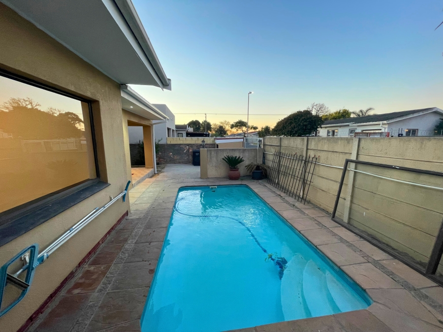 To Let 2 Bedroom Property for Rent in Peerless Park North Western Cape